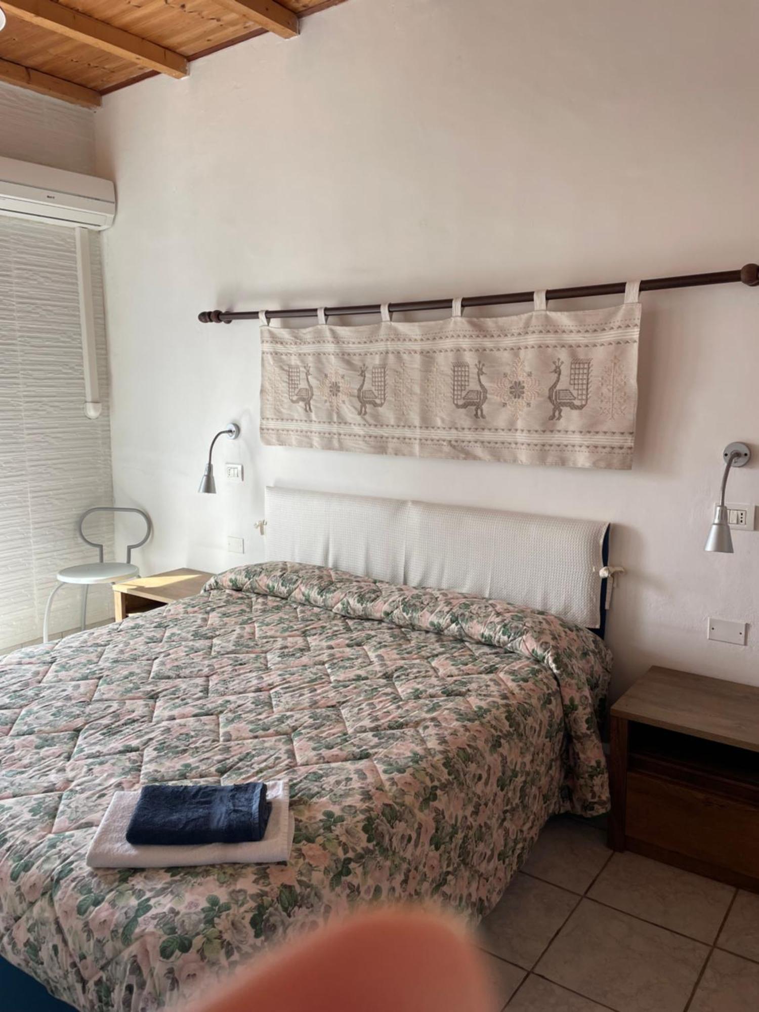 Hotel Miramare Bosa Marina Kültér fotó