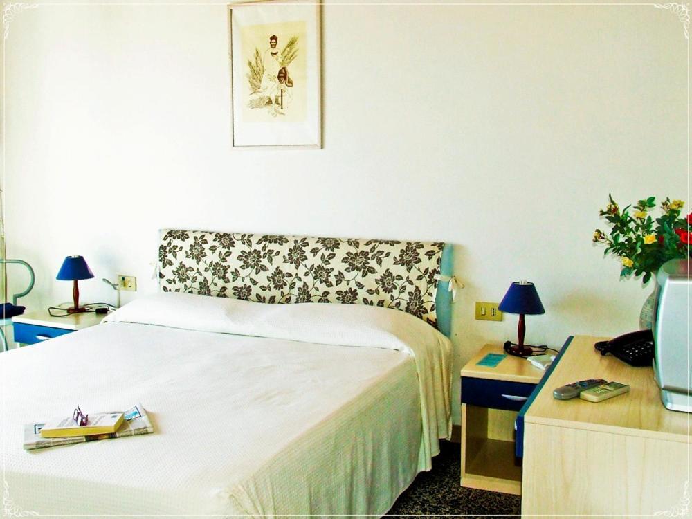 Hotel Miramare Bosa Marina Szoba fotó